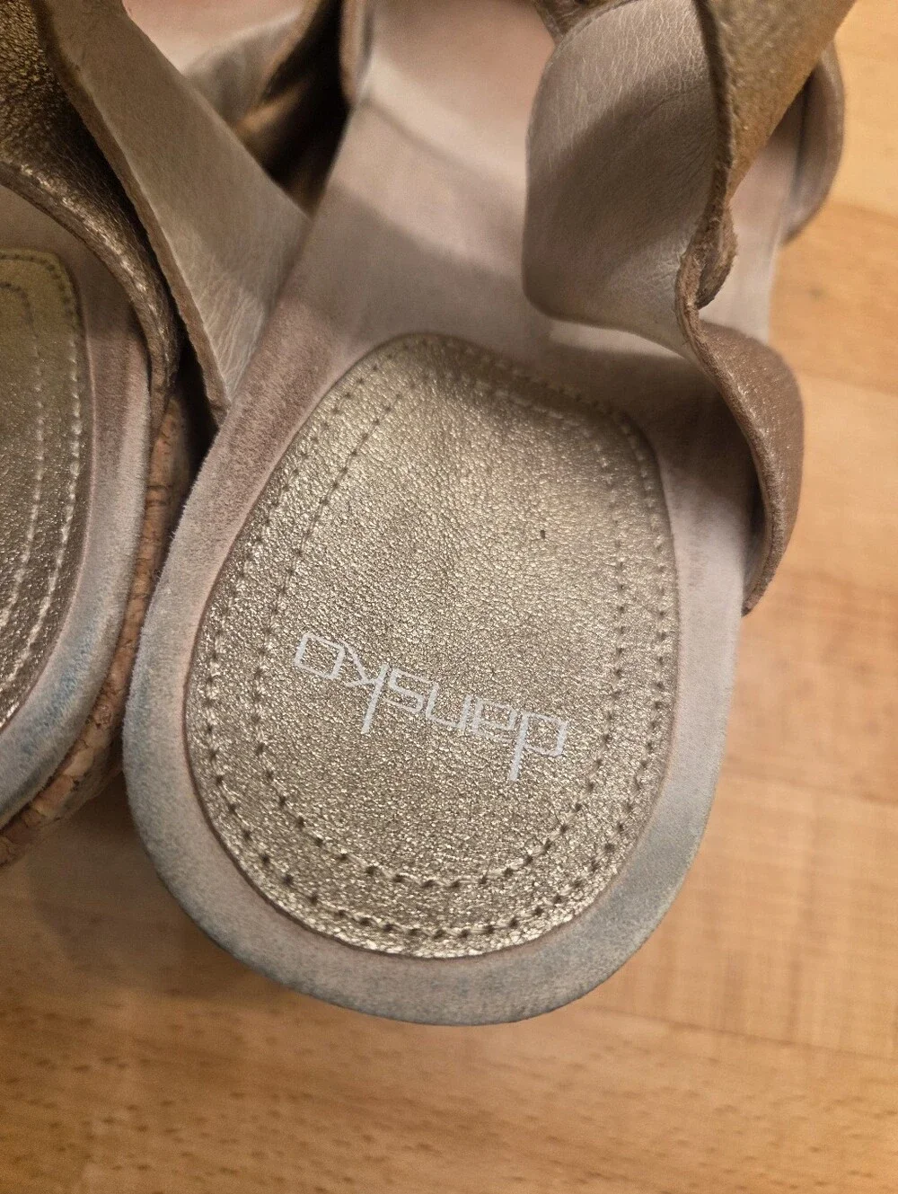 Dansko Charlotte Wedge Sandals Gold Crinkle Leather Women's Size 42